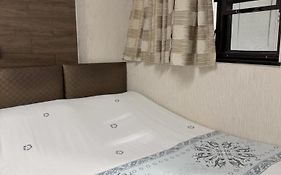 泰山賓館 (喜利大廈)